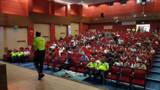 Emniyetten motosikletlilere eğitim ve bilgilendirme semineri