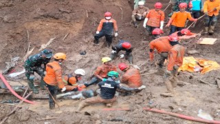 Endonezyada altın madeninde toprak kayması: 10 ölü, 40 kayıp
