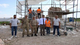 Ercişte 2011 Van depreminde hasar gören kümbette restorasyon çalışması devam ediyor
