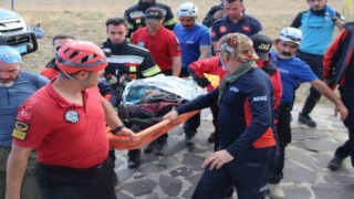 Erciyeste üzerlerine kaya düşen dağcılar 6 saatlik operasyonla kurtarıldı