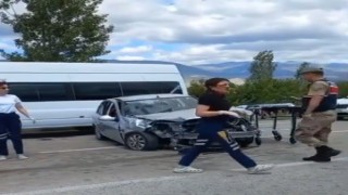 Erzincanda trafik kazası: 1 ölü, 1 yaralı