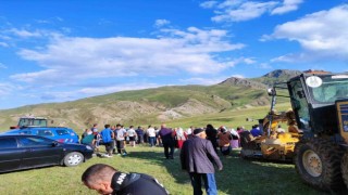 Erzurumda serinlemek için gölete giren 4 çocuktan 1i kayboldu