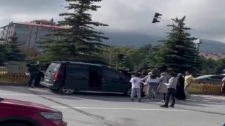 Erzurumda trafikte “yol verme” kavgası