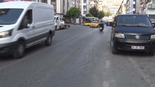Esenyurtta kasklı saldırganlar oto yıkamayı kurşunladı; o anlar kamerada