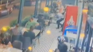 Esenyurtta motosikleti şahıslar, restorana ateş açtı: O anlar kamerada