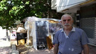 Ev sahibi ile kira konusunda anlaşamayınca sokakta kaldı
