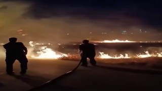 Evlere yakın çıkan yangın korku ve paniğe neden oldu