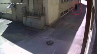 ‘Fal bakıyorum diye vatandaşları dolandıran kadın kamerada