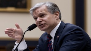 FBI Direktörü Wray: “Saldırgan mitingden 2 saat önce alanda yaklaşık 11 dakika boyunca dron uçurdu”