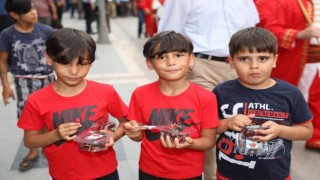 Festival coşkusu: 1 ton kiraz dağıtılacak