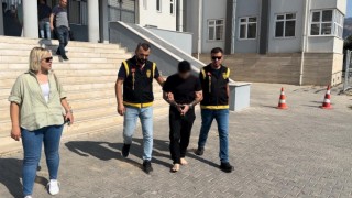 Firari hükümlü polise yakalanmamak için 2nci kattan atladı