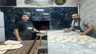 Fırıncıların ocak başında zorlu çörek mesaisi