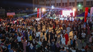 Gazi Şehirliler Mahallelerinde Müzik Ziyafeti Yaşıyor