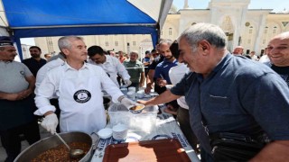 Gaziantepte her gün 12 bin kişiye aşure ikram ediliyor