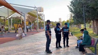 Gaziantepte Jandarma yaya devriyesi görev başında