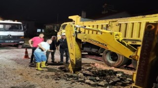 Gediz Belediyesi ekiplerinden gece mesaisi