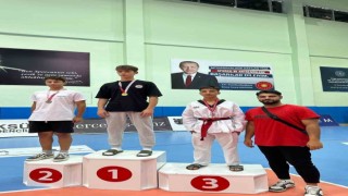 Gençler Kayseri Taekwondo şampiyonası yapıldı