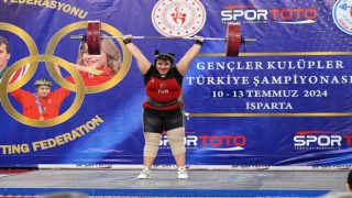 Gençler Kulüpler Türkiye Halter Şampiyonasında Fatmagül Çevik Türkiye rekoru kırdı
