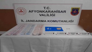 Getirdikleri uyuşturucuları satamadan jandarmaya yakalandılar