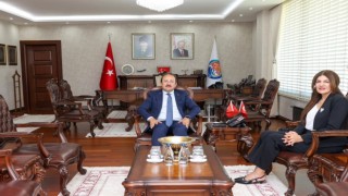 Görev süresi dolan KKTC Başkonsolosu Mendeli Mersine veda ediyor