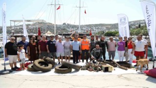 Gündoğanda deniz dibi temizliği: 213 kilogram atık çıkartıldı