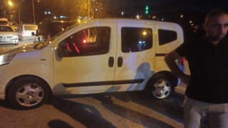 Hafif ticari araç ile motosiklet çarpıştı: 1 yaralı