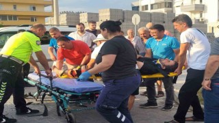 Hafif ticari araçla çarpışan motosiklet sürücüsü yaralandı