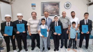 Hafızlar için belge takdim töreni düzenlendi