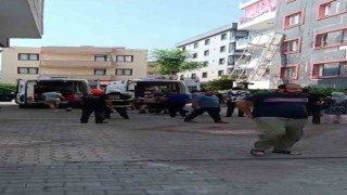 Halatı kopan iskeleden düşen 2 işçi yaralandı