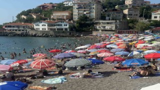 Halk plajına yoğun ilgi