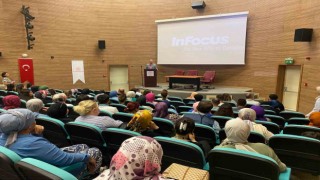 Hastane personeline iletişim semineri