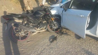 Hatayda otomobil ile motosiklet çarpıştı: 1 ağır yaralı