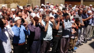 Heniyye için Yozgatta gıyabi cenaze namazı kılındı