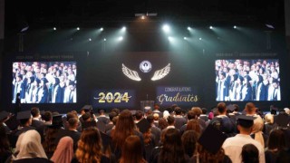 İGÜlü 9 bin 903 öğrenci mezuniyet keplerini attı