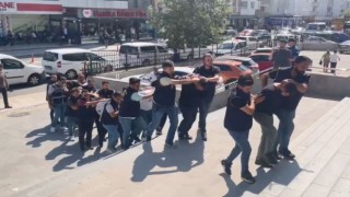 İş yeri ve araç kurşunlayan suç örgütü operasyonunda 8 kişi adliyeye sevk edildi