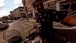 İstanbulda motosikletli ve yaya arasında güldüren yol verme diyaloğu