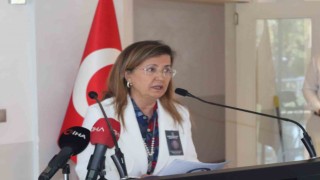 İzmirde elektrik akımına kapılarak hayatını kaybeden Özge Ceren Deniz için anma töreni düzenlendi