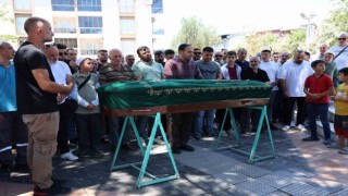 İzmirde öldürülen gümüşçü esnafı son yolculuğuna uğurlandı