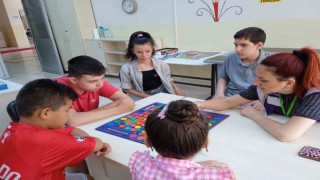 İzmitte çocuklar zeka oyunlarıyla gelişiyor