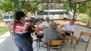 Jandarma yangınlara dikkat çekti, vatandaşları bilgilendirdi