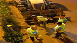 Kadirli Belediyesi, Kent Genelinde Kanal Temizliği Yaptı