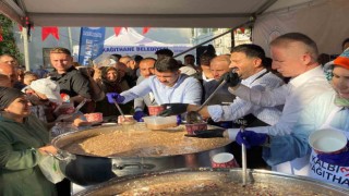 Kağıthanede 35 bin kase aşure ikram edildi