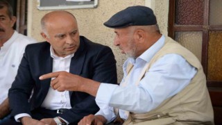 Kahramankazan Belediye Başkan Yardımcısı Öztürk, Kahramankazanda yaşayan yaşlılara ziyarette bulundu