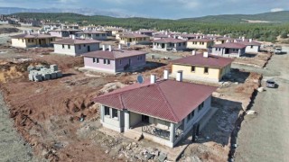 Kahramanmaraşta köy evleri yükseliyor