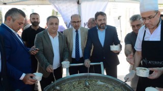 Kahramanmaraş’ta Vatandaşlara Aşure Dağıtıldı