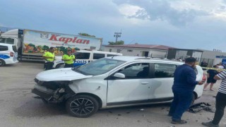 Karabükte 3 aracın karıştığı kaza: 5 kişi yaralandı