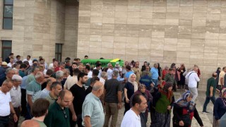 Karamanda öldürülen kadın son yolculuğuna uğurlandı