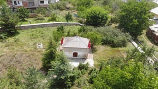 Karamanoğlu Beyliğinin son hükümdarının türbesi ilginç özellikleriyle dikkat çekiyor