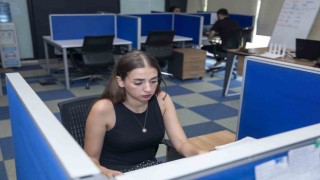 Kariyer Merkezi iş arayanlar ile işverenleri buluşturuyor