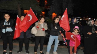 Karslılar 15 Temmuzun 8. yıl dönümünde meydanları doldurdu